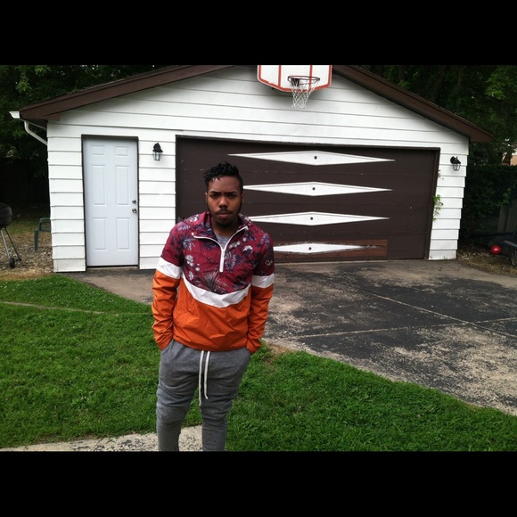 Windbreaker - Picture 1 of 4